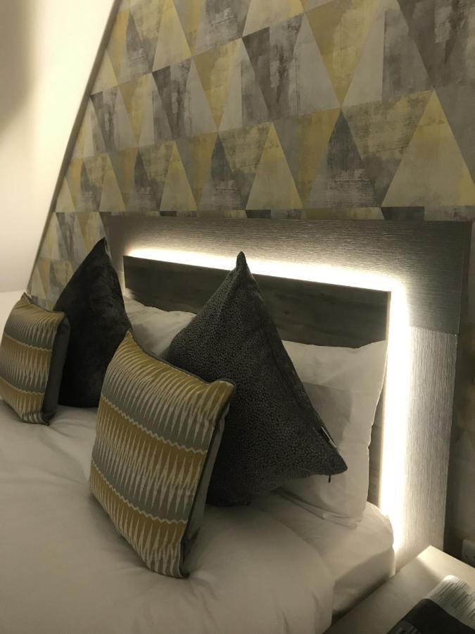 Sunset Studio Apartments Аберерън Екстериор снимка